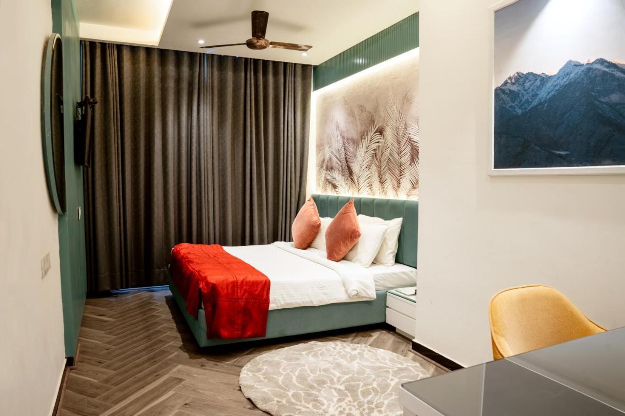 Redwood Resort Panchkula Exterior photo