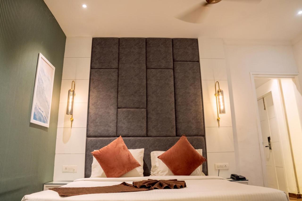 Redwood Resort Panchkula Exterior photo