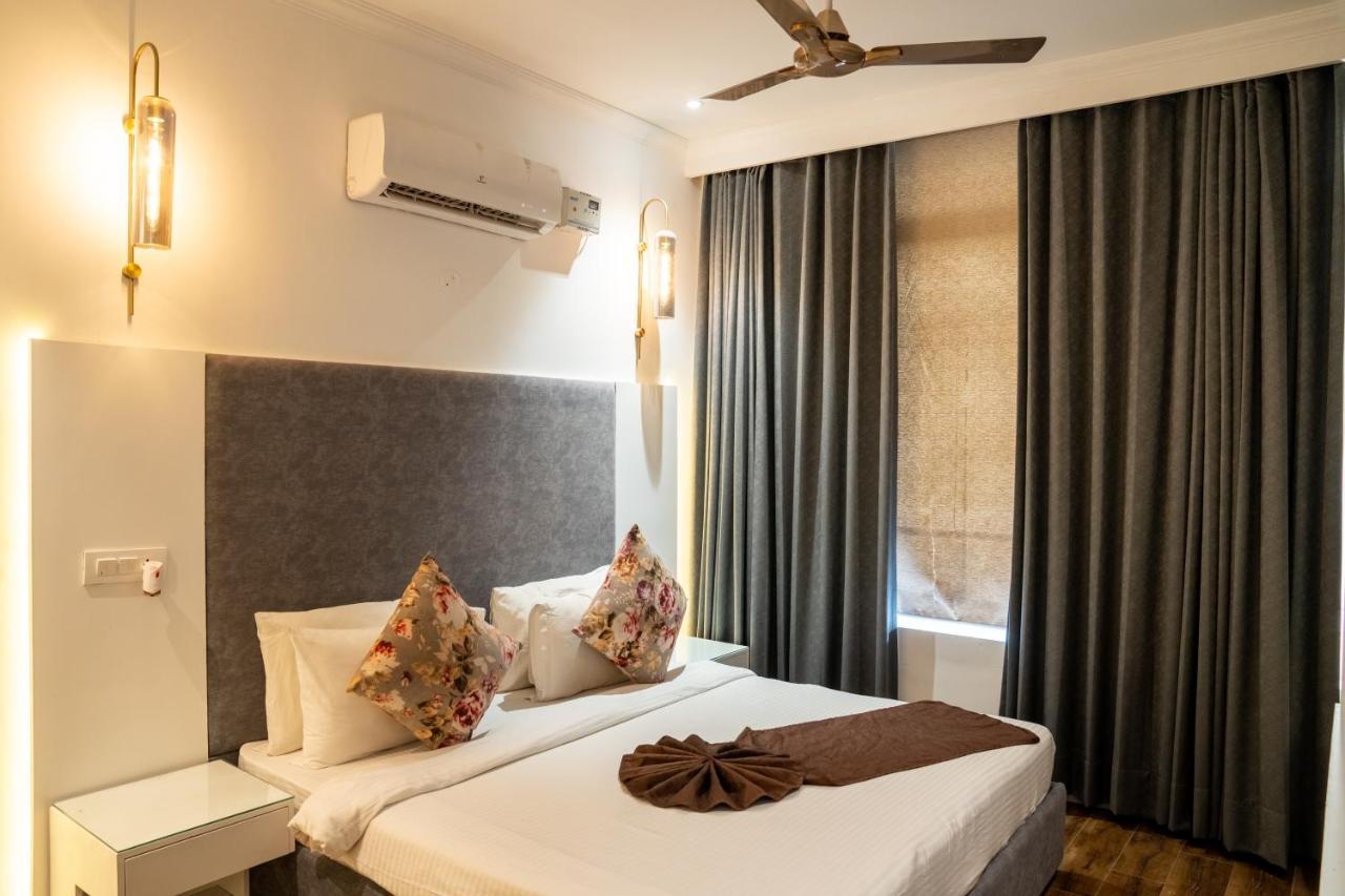 Redwood Resort Panchkula Exterior photo