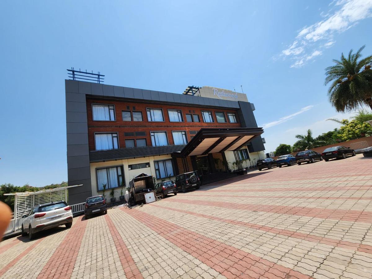 Redwood Resort Panchkula Exterior photo
