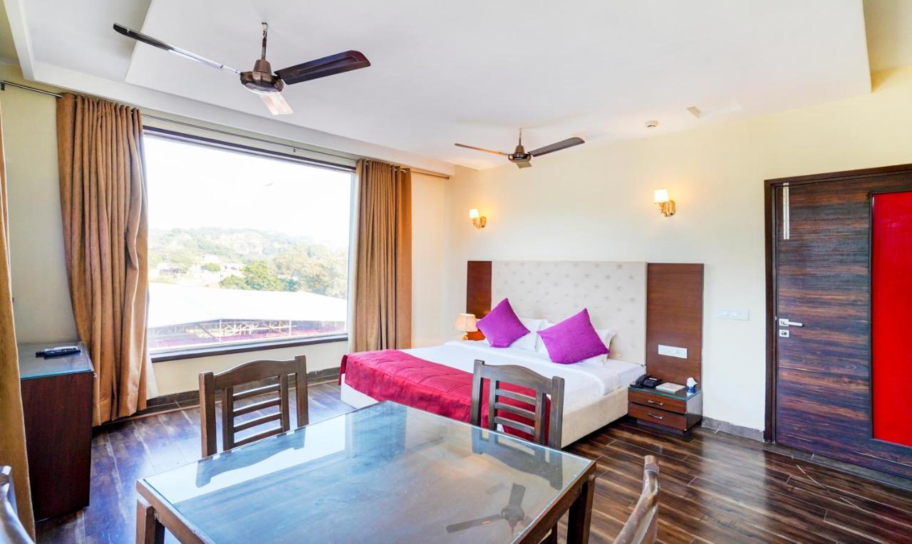 Redwood Resort Panchkula Exterior photo