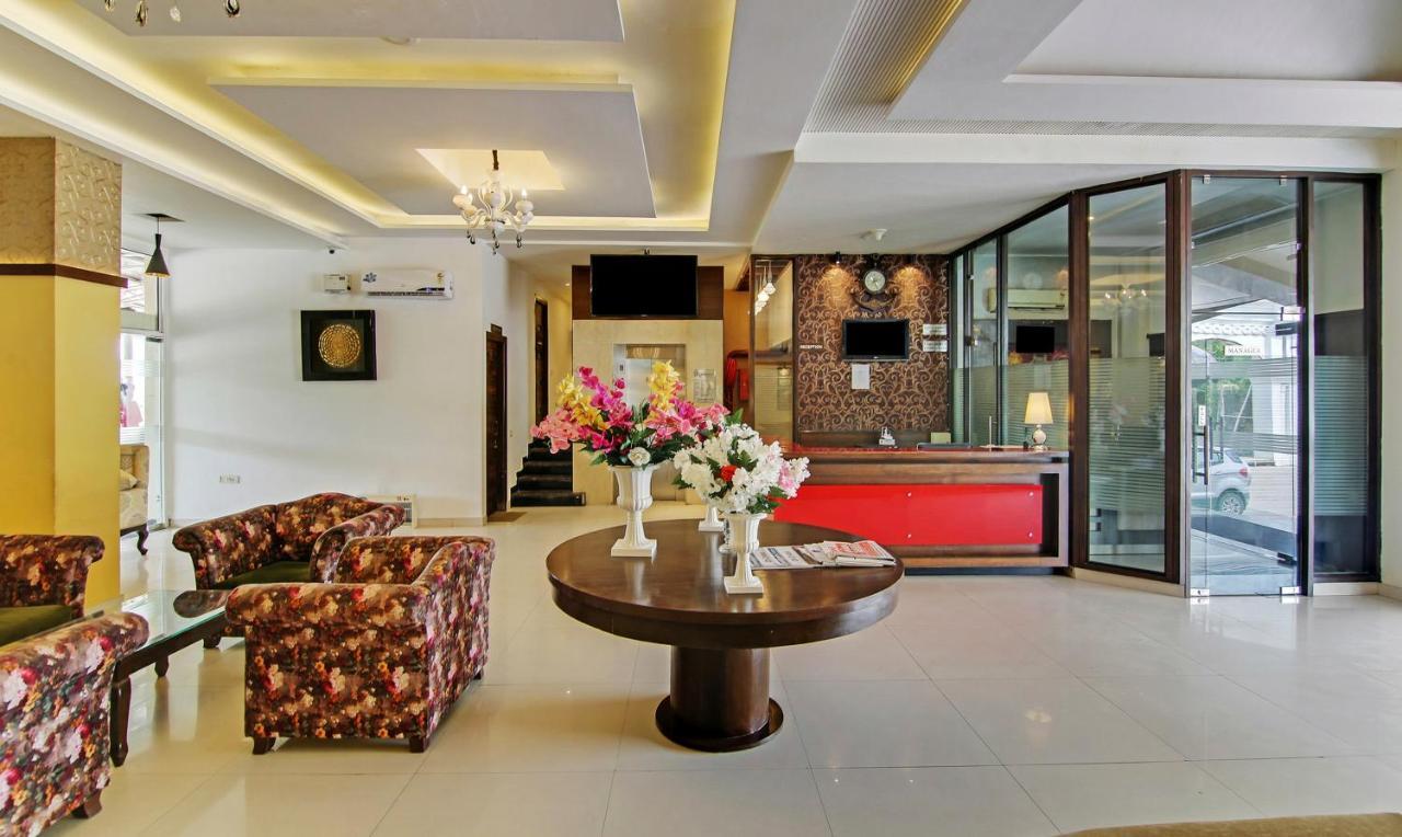 Redwood Resort Panchkula Exterior photo