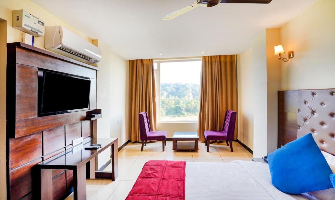 Redwood Resort Panchkula Exterior photo