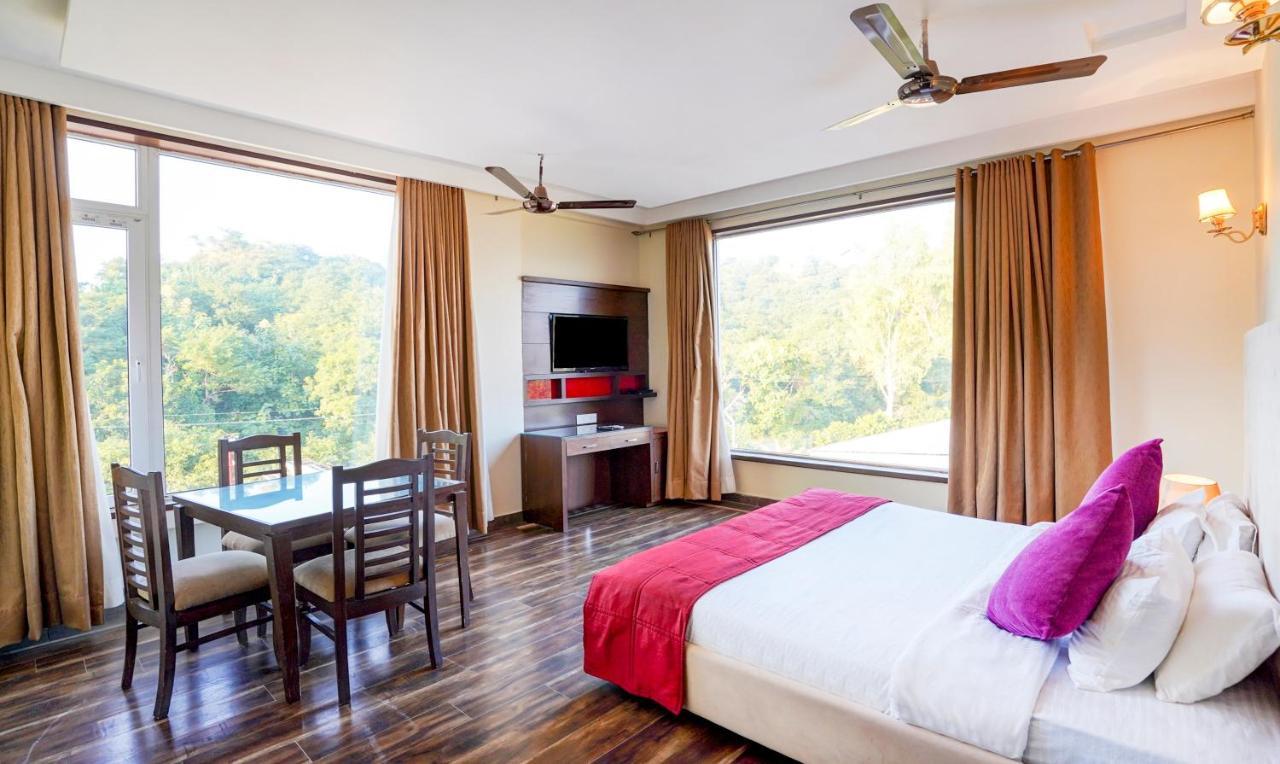Redwood Resort Panchkula Exterior photo